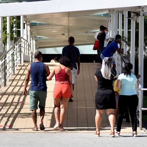 De acordo com a Secretaria Estadual de Saúde, só nas últimas 24 horas foram registrados 595 novos infectados e 24 óbitos