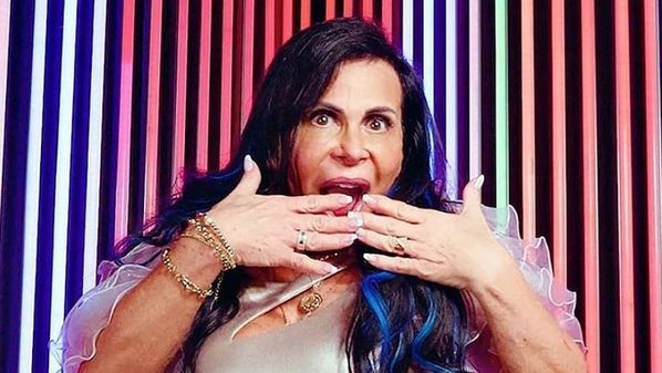 Rainha do Rebolado foi pedida em casamento pelo saxofonista Esdras de Souza, de 47 anos, no dia em que completou 61 anos de idade