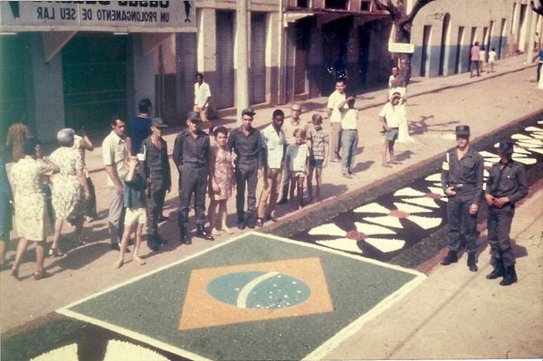 1973: Tapetes na avenida Getúlio Vargas 