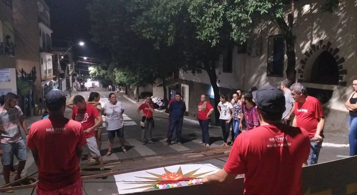 Sem tapetes pelas ruas de Castelo neste ano, mas muitas lembranças seguem firmes no coração