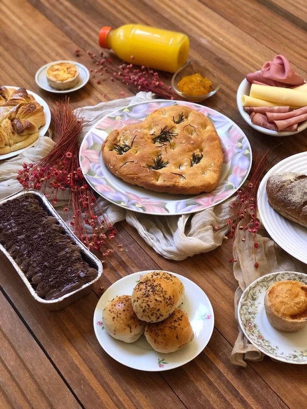 Cesta de café da manhã para o Dia dos Namorados da chef Isabela Moreira