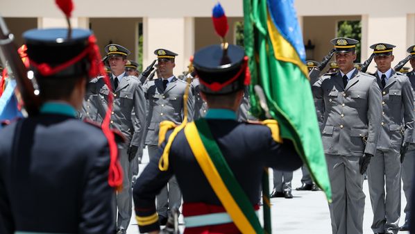 Tudo começou no ano passado, quando a ala militar do governo se engalfinhou com os bolsonaristas ideológicos e perdeu o embate em boa parte das vezes