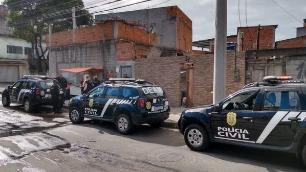 A Polícia Civil informou que as prisões ocorreram nos municípios de Cariacica e Guarapari e fazem parte da 'Operação Maria'