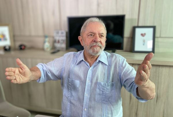 Ex-presidente Lula durante entrevista, em abril de 2020