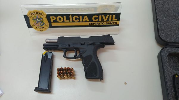 Pistola e munições foram encontradas com suspeito na Serra