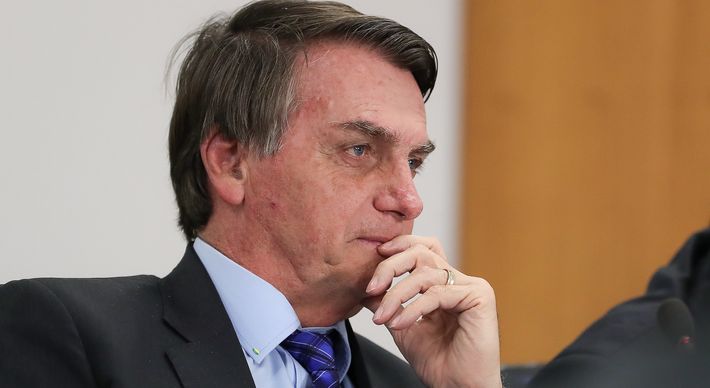 O ex-ministro da Saúde Luiz Henrique Mandetta afirmou que torce pela recuperação e pediu que ele reveja seu posicionamento sobre a prevenção; o ex-ministro da Justiça Sergio Moro também se solidarizou