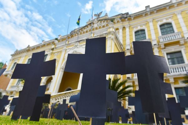 Movimento Negro realizou protesto e reivindicaram lockdown e hospital de campanha na frente do Palácio Anchieta, Sede do Governo do ES