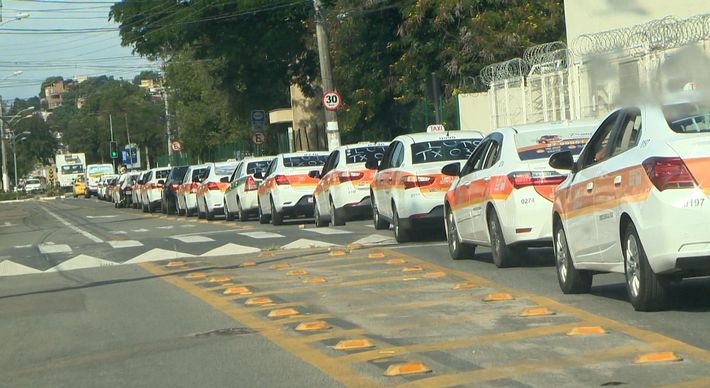 Taxistas aprovados receberão até R$ 2 mil no dia 16 de agosto. No Estado, 64 municípios já enviaram dados, mas estar na lista não é garantia para recebimento do benefício