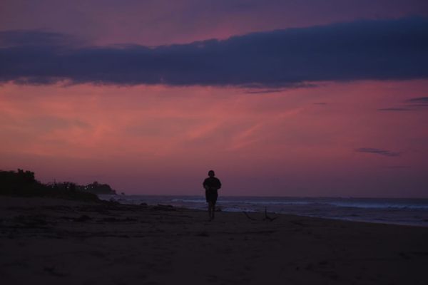 Fim de tarde com "Lua de Morango" em Manguinhos por Ricardo Medeiros