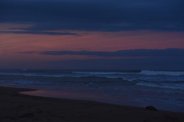 Fim de tarde com "Lua de Morango" em Manguinhos por Ricardo Medeiros