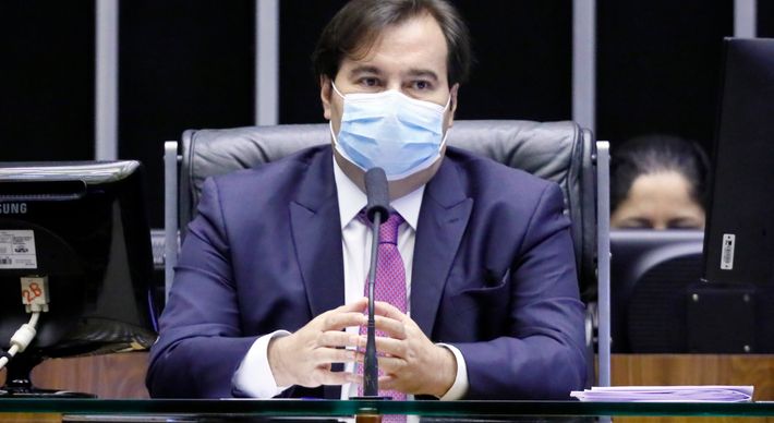 O cerne do texto aprovado no Senado responsabiliza plataformas caso não adotem medidas para conter a divulgação de fake news