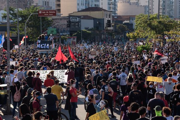 Protesto contra o racismo e o governo do presidente Jair Bolsonaro (sem partido) realizado no Largo da Batata, em São Paulo, neste domingo (7)