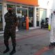 Imagem - Soldados do Exército ajudam a desinfetar ruas de Vila Velha
