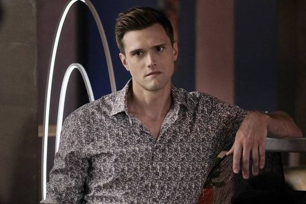 O ator Hartley Sawyer foi demitido da série 