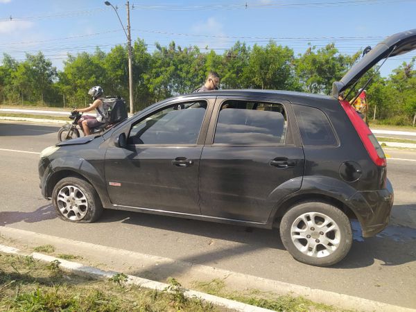 Operação policial resulta em troca de tiros e prisões