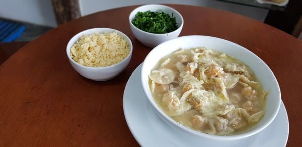 Capeletti com caldo de frango do Empório Bistut's
