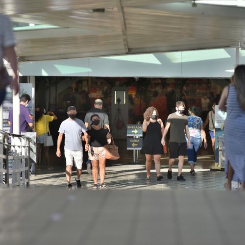 Vendas do comércio no ES crescem e voltam ao nível pré-pandemia