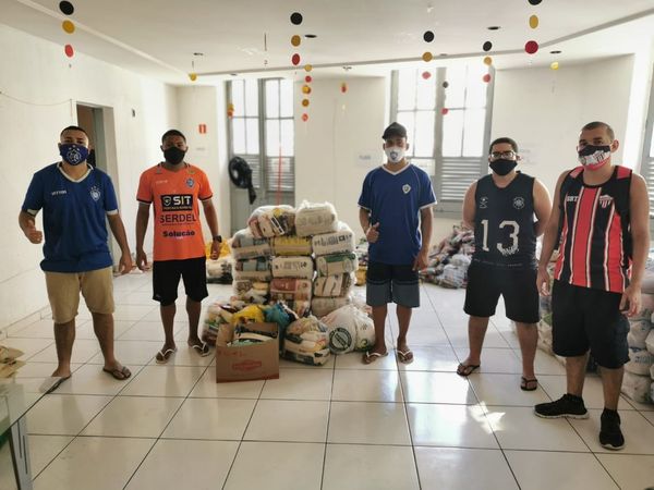 Alimentos serão doados à comunidades do Centro de Vitória