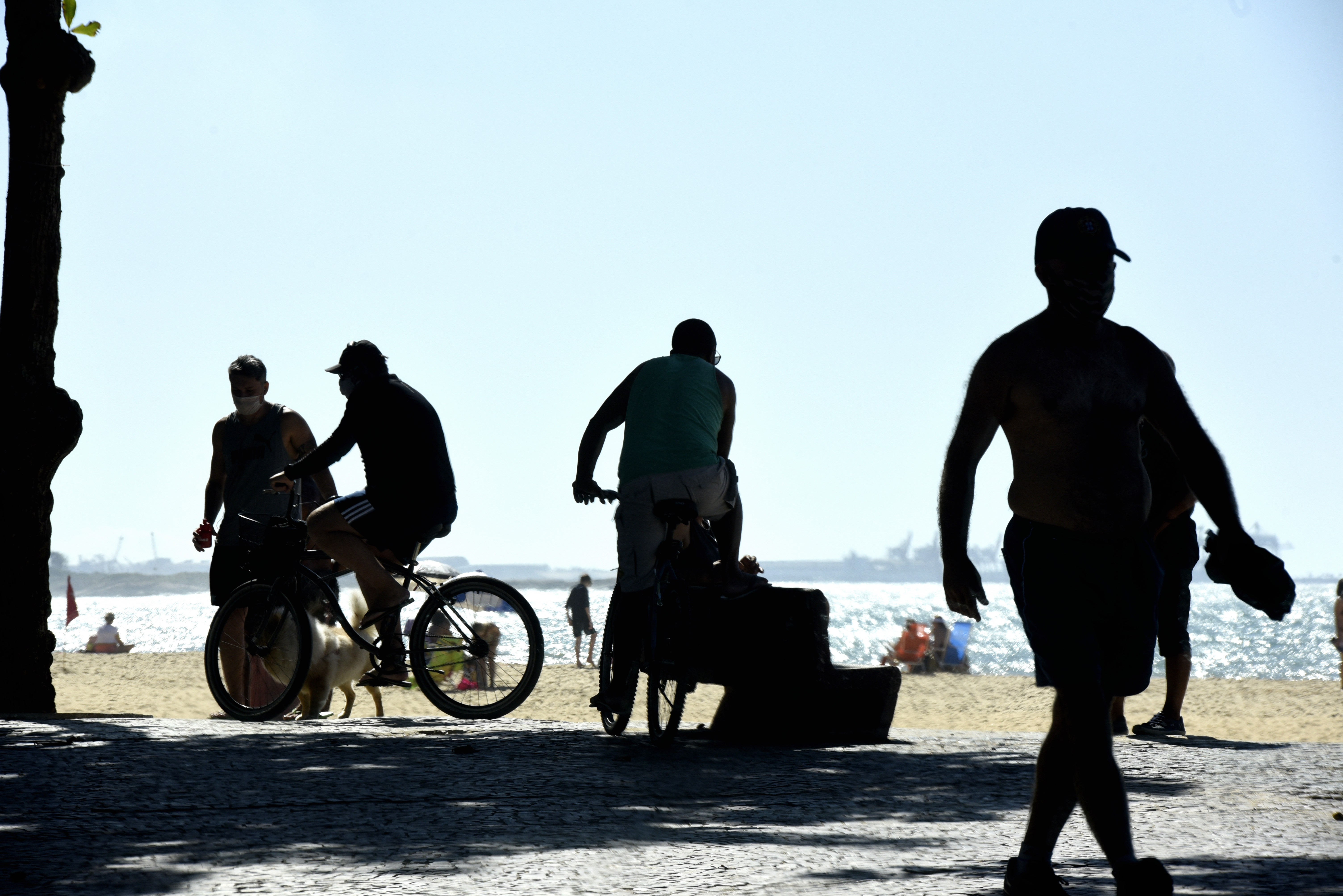 Movimento de pessoas durante a pandemia de Coronavírus na Praia de Itapoã, Vila Velha