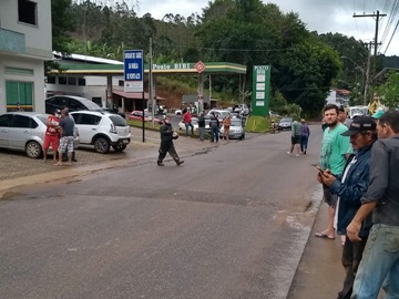 Troca de tiros entre agente penitenciário e policial militar deixou um ferido em Domingos Martins nesta terça-feira (16)