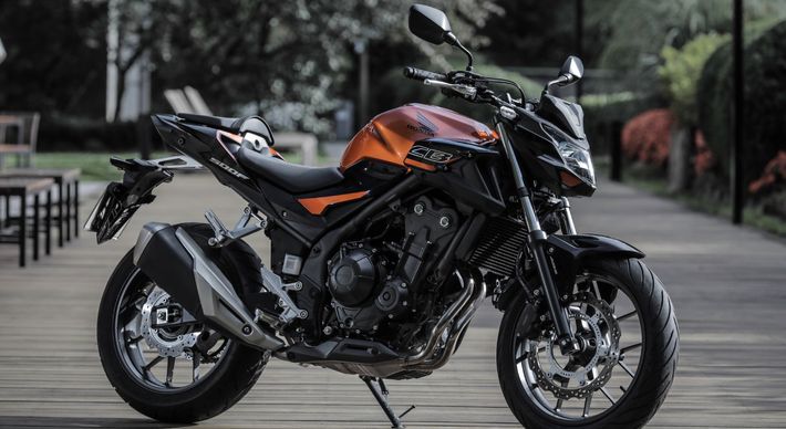 A moto é capaz de chegar aos 170 km/h, enquanto o motor trabalha na faixa dos 8.500 giros quando atinge sua força máxima