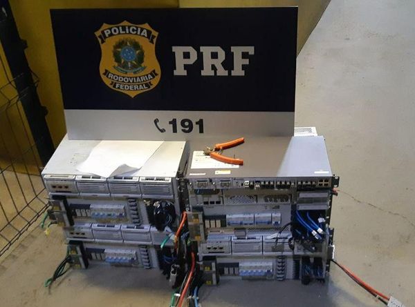 A PRF apreendeu nesta quarta-feira na Serra equipamentos de telefonia que haviam sido furtados no Norte do ES