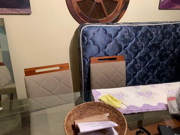 Fotos feitas pela Polícia Civil de São Paulo mostram a Casa onde estava o ex-assessor parlamentar Fabrício Queiroz, investigado pelo crime de rachadinha. O imóvel em Atibaia, no interior de São Paulo,  pertence a Frederick Wassef, advogado do senador Flávio Bolsonaro.  por Polícia Civil de São Paulo