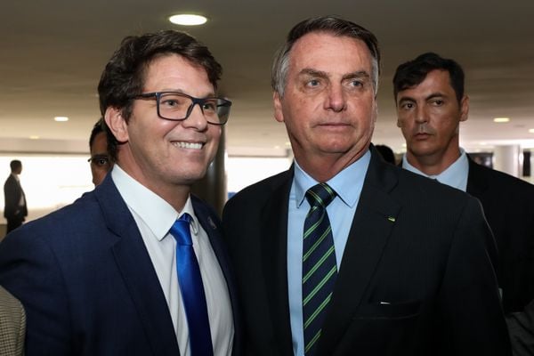 Mario Frias e Jair Bolsonaro na posse de Regina Duarte