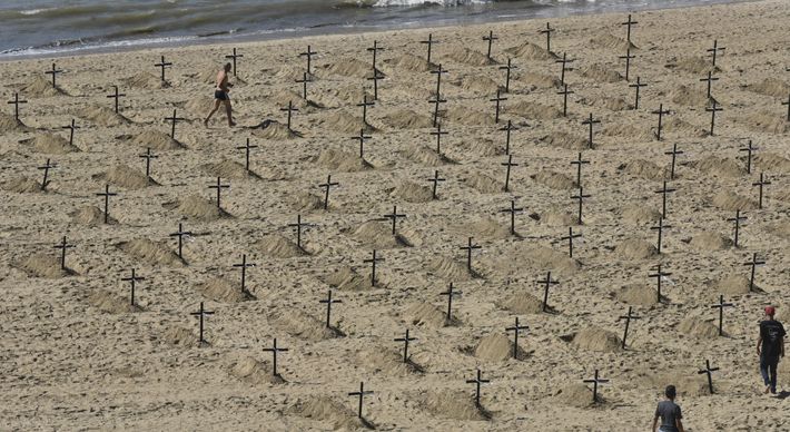 Membros do Núcleo de Estudos Epidemiológicos (NIEE) apontaram os fatores que contribuem para a redução da taxa de letalidade no Espírito Santo – o índice atual é de 2,7%, no início da pandemia – em março – era de 7%.