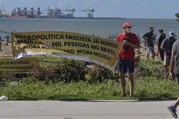 Ato homenageia capixabas mortos pelo novo coronavírus na praia de Camburi, em Vitória por Ricardo Medeiros