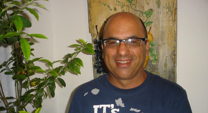 Empresário faleceu na última sexta-feira (19), aos 58 anos. Ele comandava o tradicional restaurante árabe que funcionou por 26 anos no Shopping Vitória