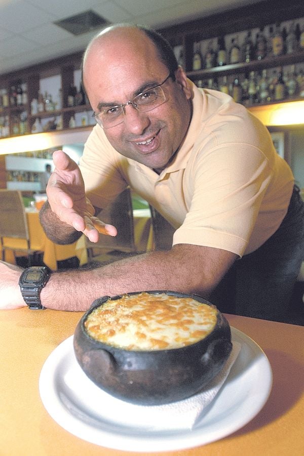 Flávio Lima Correa, proprietário do bar Balacobaco, na Praia do Canto