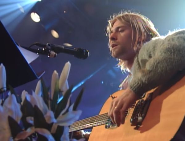 Kurt Cobain na apresentação do disco 'MTV Unplugged', do Nirvana