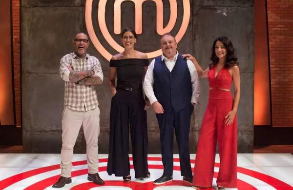 MasterChef: os jurados Henrique Fogaça, Paola Carosella e Erick Jacquin, com a apresentadora Ana Paula Padrão