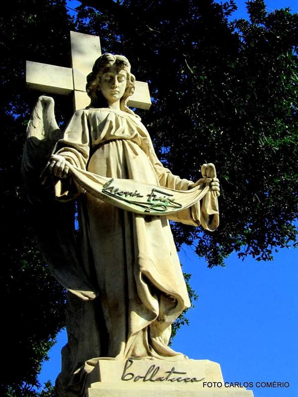 Túmulo de Colatina Soares de Azevedo, a Dona Colatina, no Cemitério São João Batista, no Rio de Janeiro
