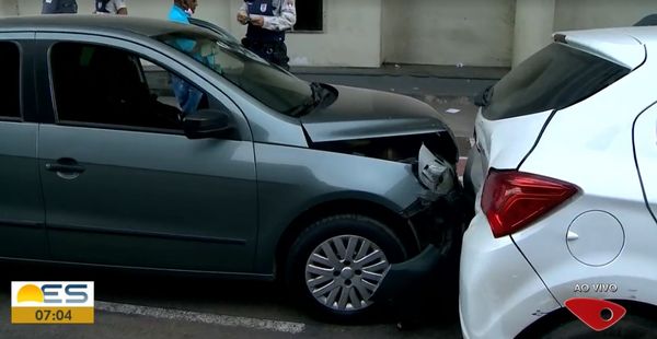 Acidente causa congestionamento no Centro de Vitória por Reprodução/TV Gazeta