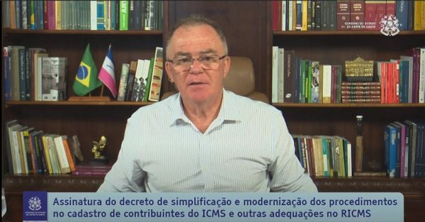 Renato Casagrande durante o evento de assinatura do decreto de simplificação de procedimentos no cadastro de contribuintes do ICMS