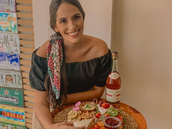 Bianca Dias Maciel de Azevedo, chefe de cozinha. Vende comida pela internet para driblar a crise