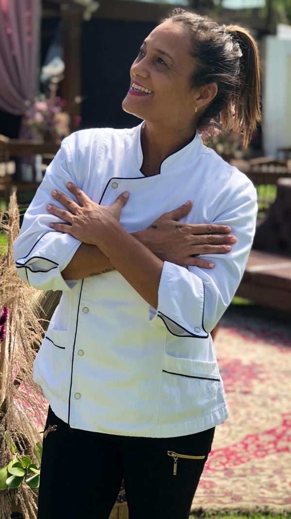 Renata Ramos, chef de cozinha que trabalha vendendo cestas pela internet