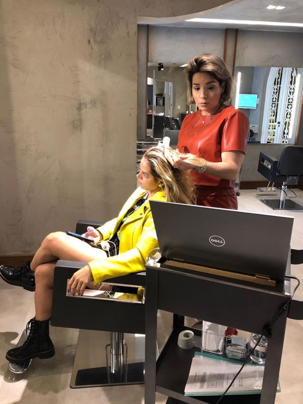 Roberta Gomes em análise capilar