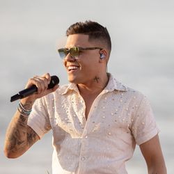 O cantor Felipe Araújo