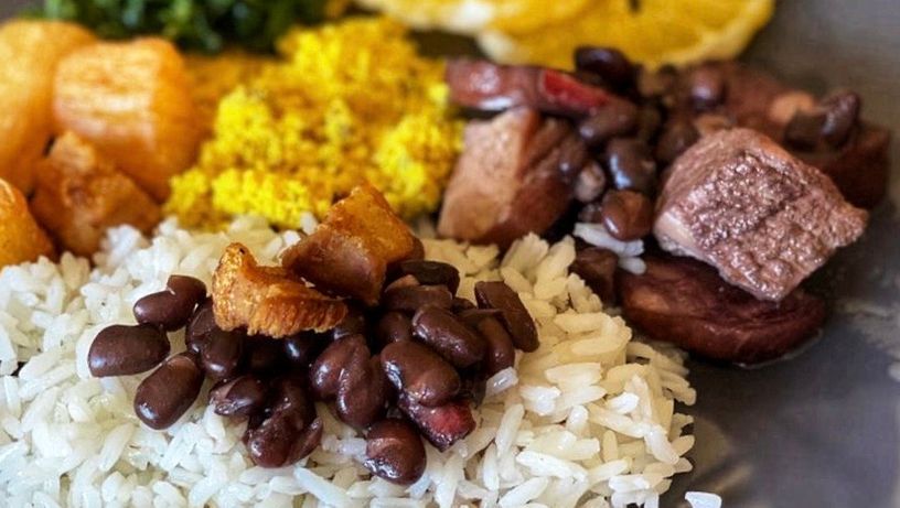 Feijoada do bufê Delícias 3 Amores