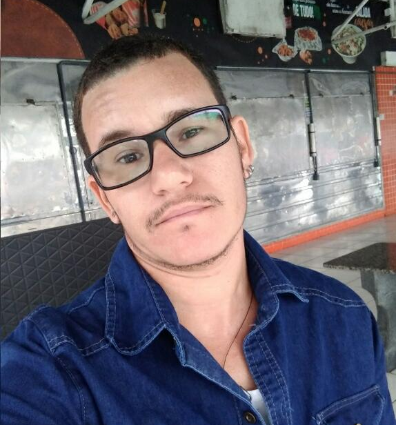 Rafael Brito, empreende em uma loja online voltada para o público trans. Crédito: Divulgação