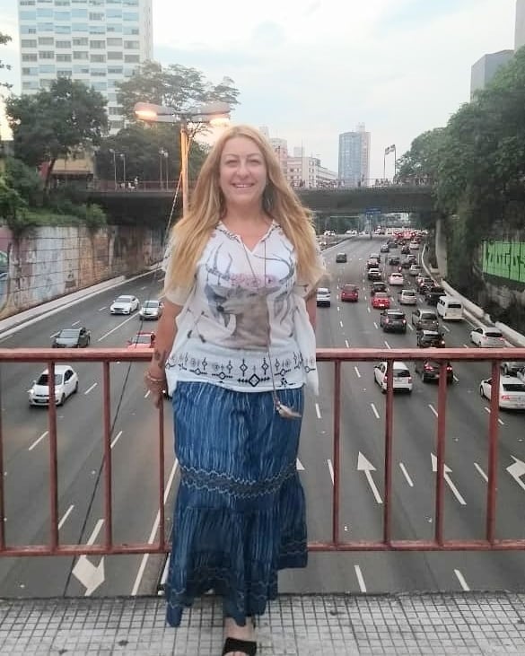Luiza Freitas, 41 anos, empresária que nasceu intersexo e hoje se identifica como mulher trans