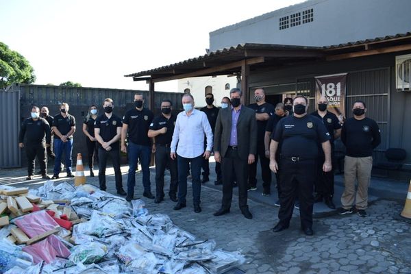 O governador Renato Casagrande esteve presente na coletiva realizada na manhã desta sexta-feira (26)