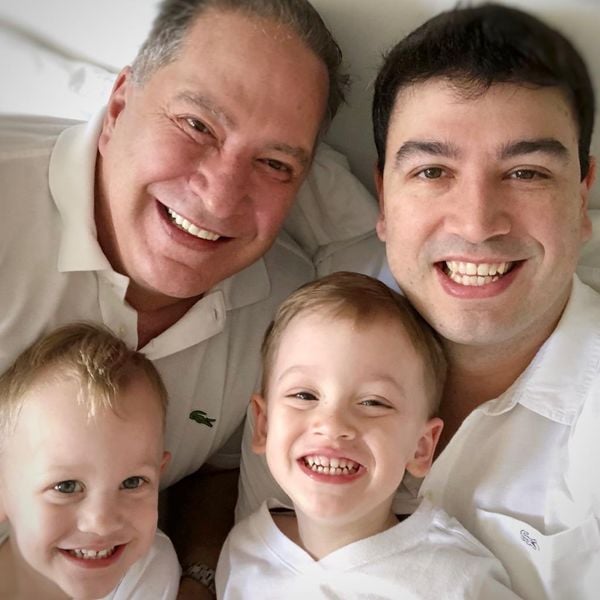 Sérgio Luiz e Bruno com os filhos Bernardo e Guilherme. “A chegada deles foi um bálsamo na minha vida”, diz Sérgio
