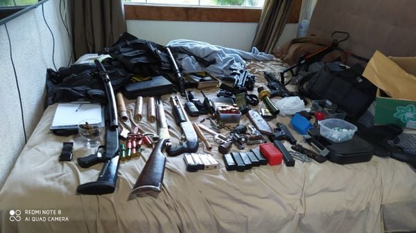 Armas apreendidas durante operação em Guarapari por Divulgação/Sesp