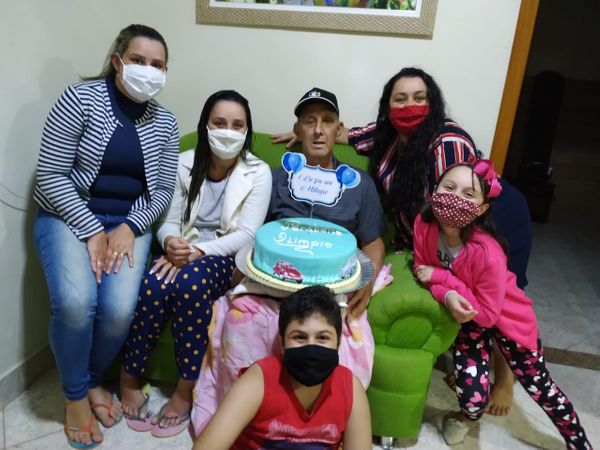 Olímpio Rodrigues Da Silva, de 60 anos, recebeu alta depois de dois meses internado por conta do novo coronavírus