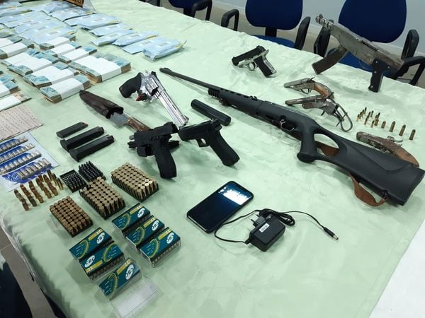 Empresário é preso com armas e R$ 350 mil em dinheiro durante operação em São Mateus