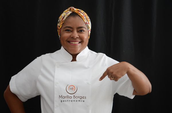 Marília Borges, chef de cozinha que vende comida pelas redes sociais